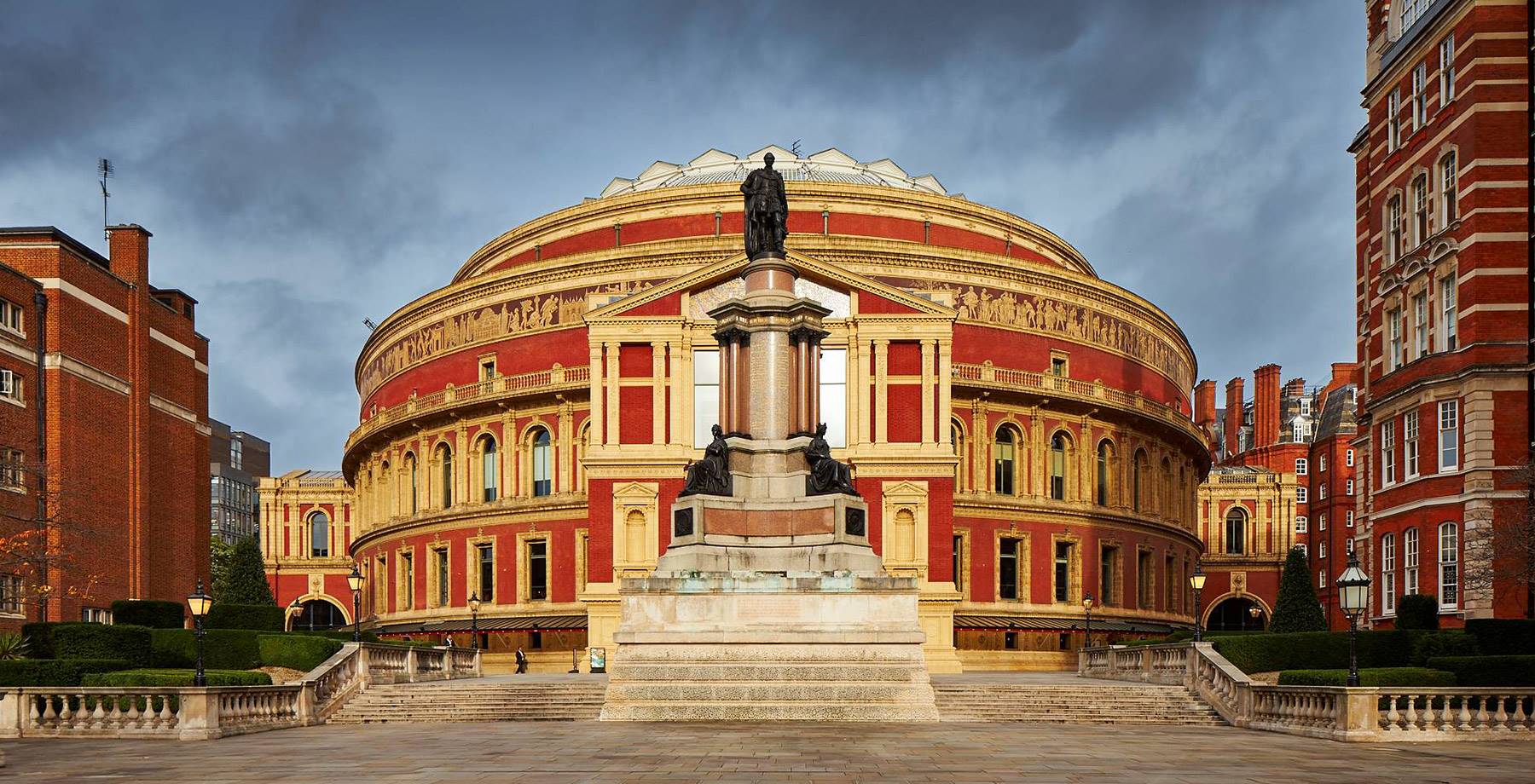 external picture of Royal Albert Hall