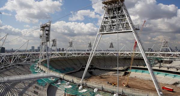Olympic stadium - construction steel towers