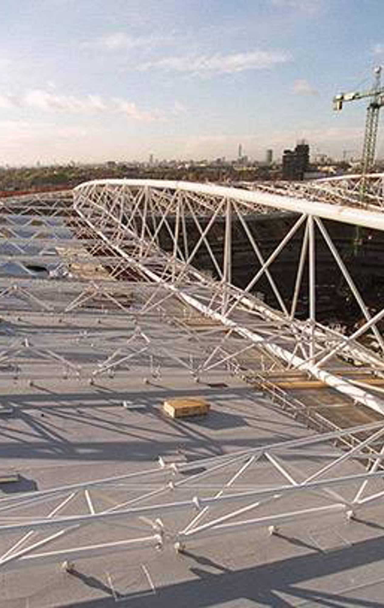 Construction on the roof of Emirates Stadium