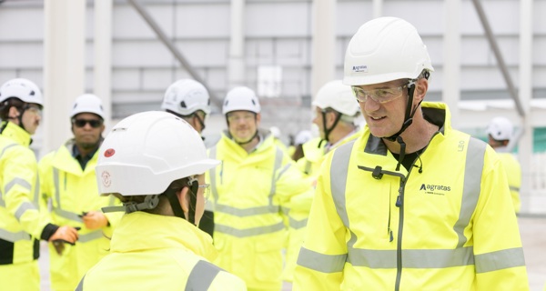 Peter Kyle MP talks to an SRM apprentice