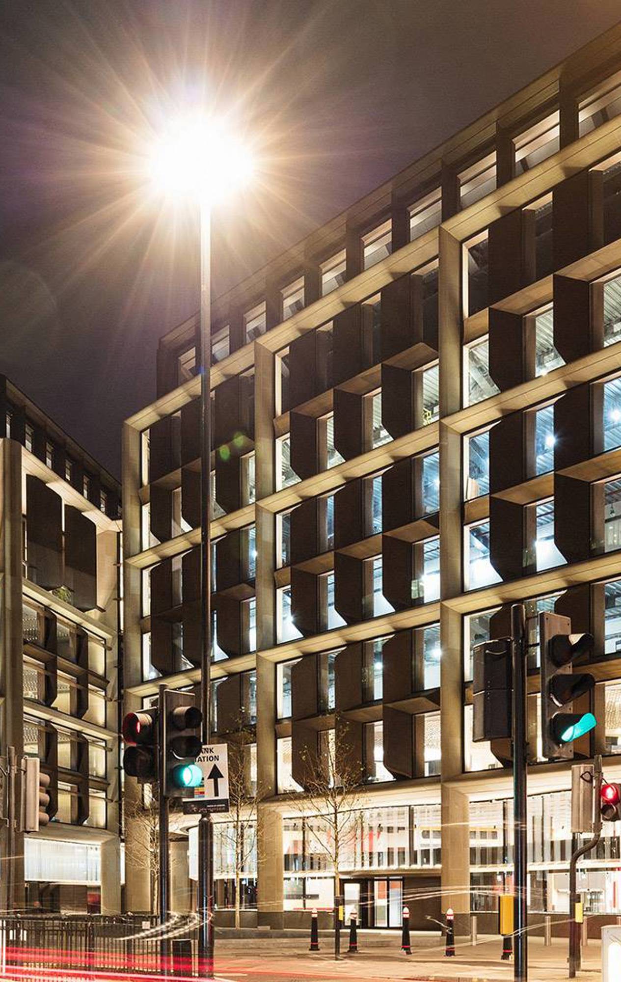 Commercial - Sir Robert McAlpine